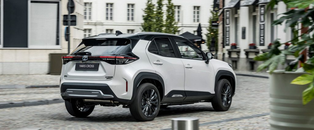 yariscross4