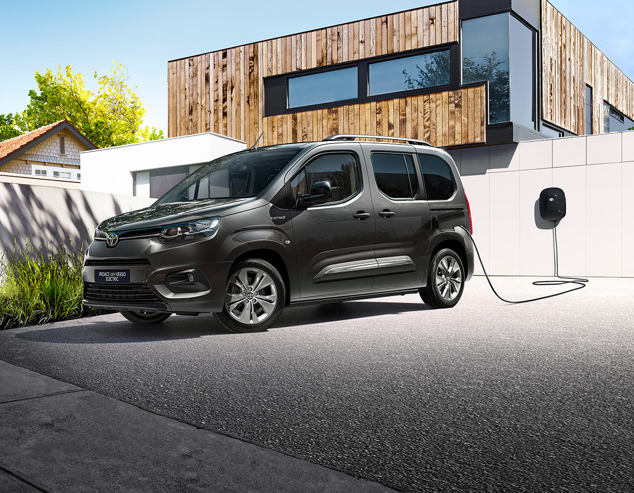 20210504-proace-city-verso-electric-front-standard-high