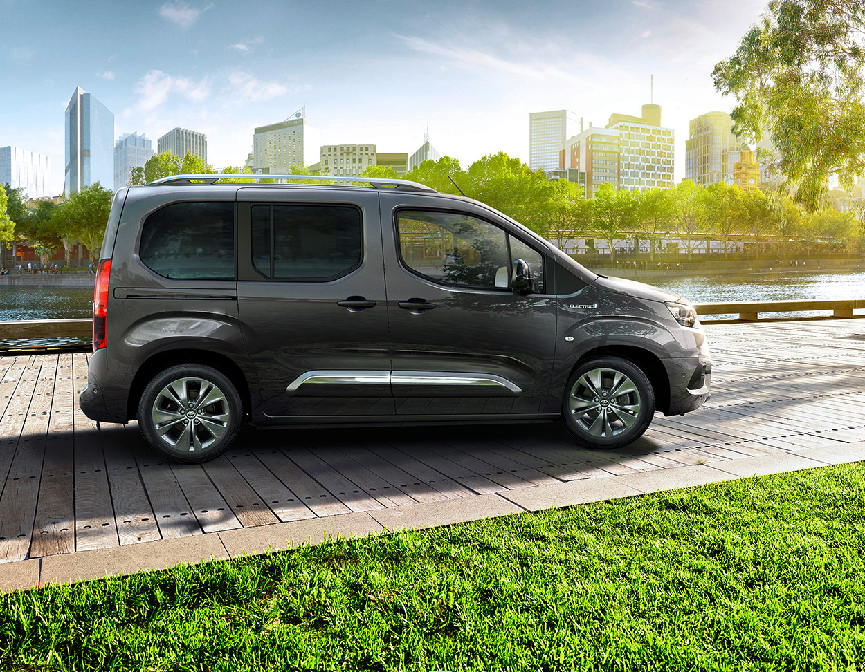 20210504-proace-city-verso-electric-side-standard-high